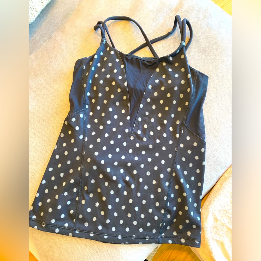 Lululemon workout top with built in bra